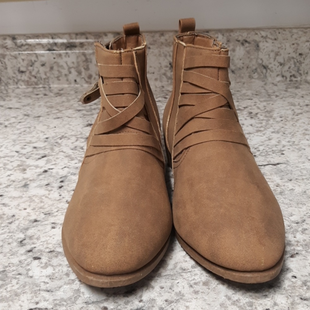 Rue 21 Etc  M 7/8 Ankle Boots.